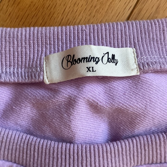 Blooming Jelly MAMA Sweatshirt - Picture 3 of 5